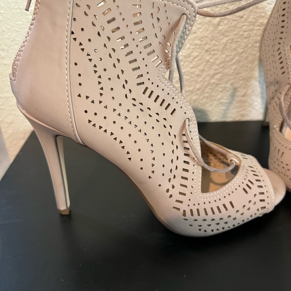 Shoes/heels